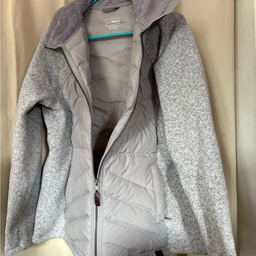 L.L. Bean Light Gray Quilted & Heathered Jacket - Picture 2 of 10